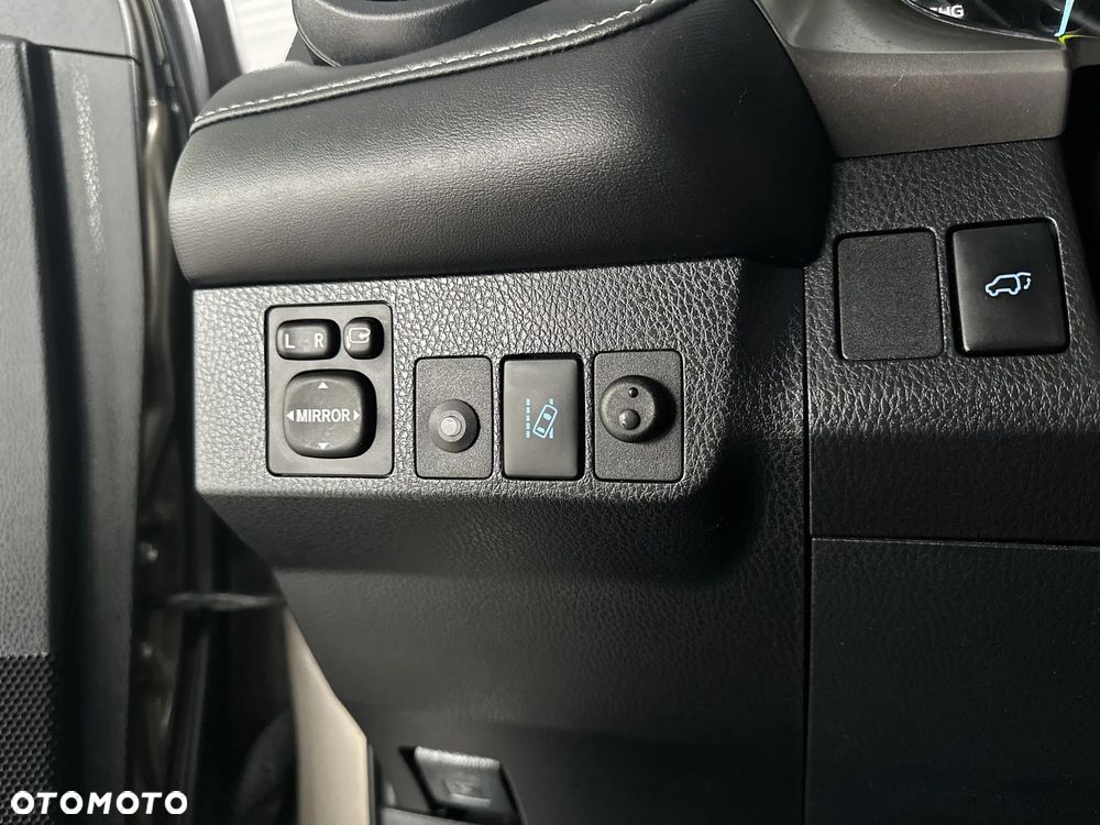 Toyota RAV4 Hybrid Style 4x4 - 27