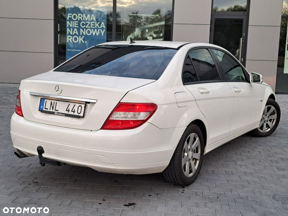 Mercedes-Benz Klasa C 180 BlueEFFICIENCY 7G-TRONIC - 12
