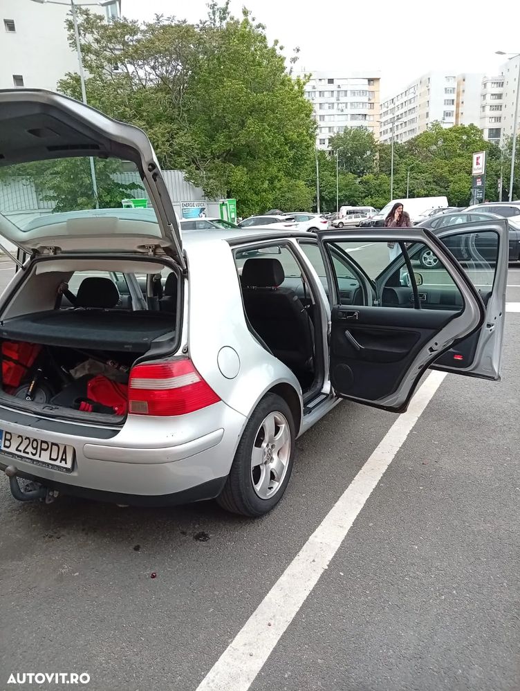Volkswagen Golf 1.6 Pacific - 13