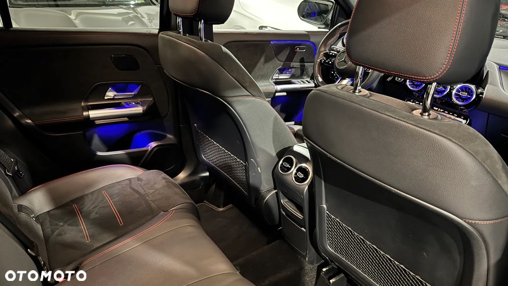 Mercedes-Benz GLA 200 AMG Line - 32