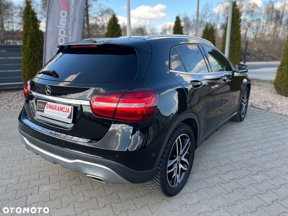 Mercedes-Benz GLA 180 UrbanStyle Edition - 14