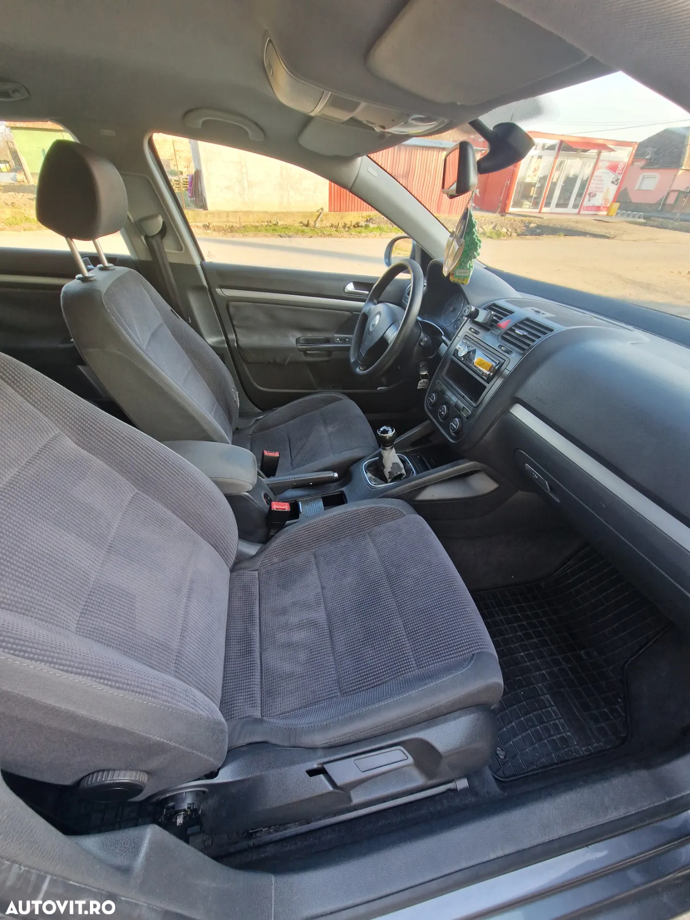 Volkswagen Jetta - 14