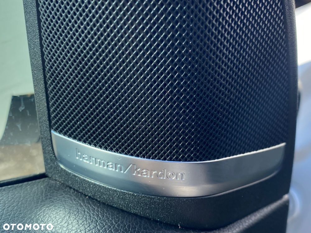 Mercedes-Benz GLS - 22