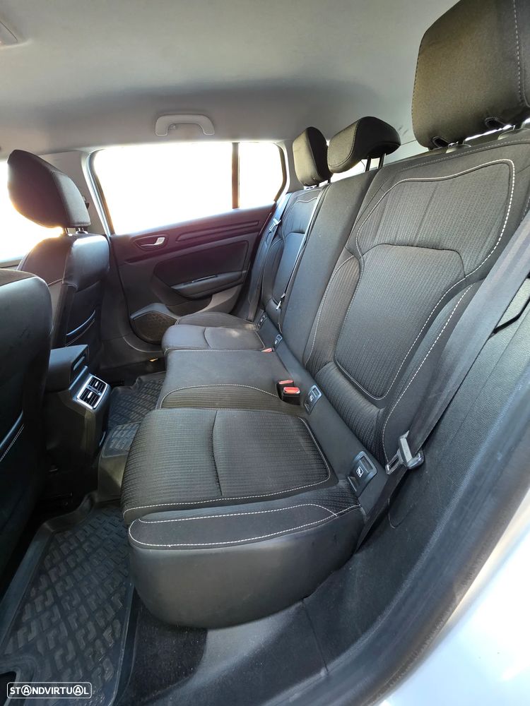 Renault Mégane Sport Tourer ENERGY dCi 110 EDC BUSINESS - 12