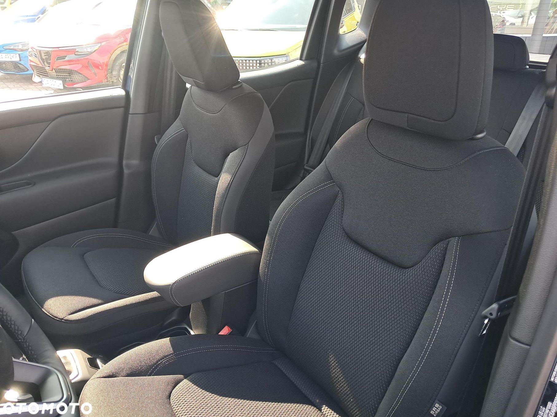Jeep Renegade - 18
