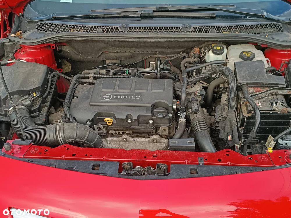 Opel Astra 1.4 T Enjoy S&S - 11