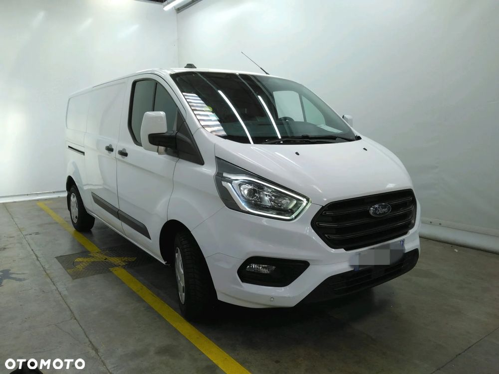 Ford CUSTOM - 3
