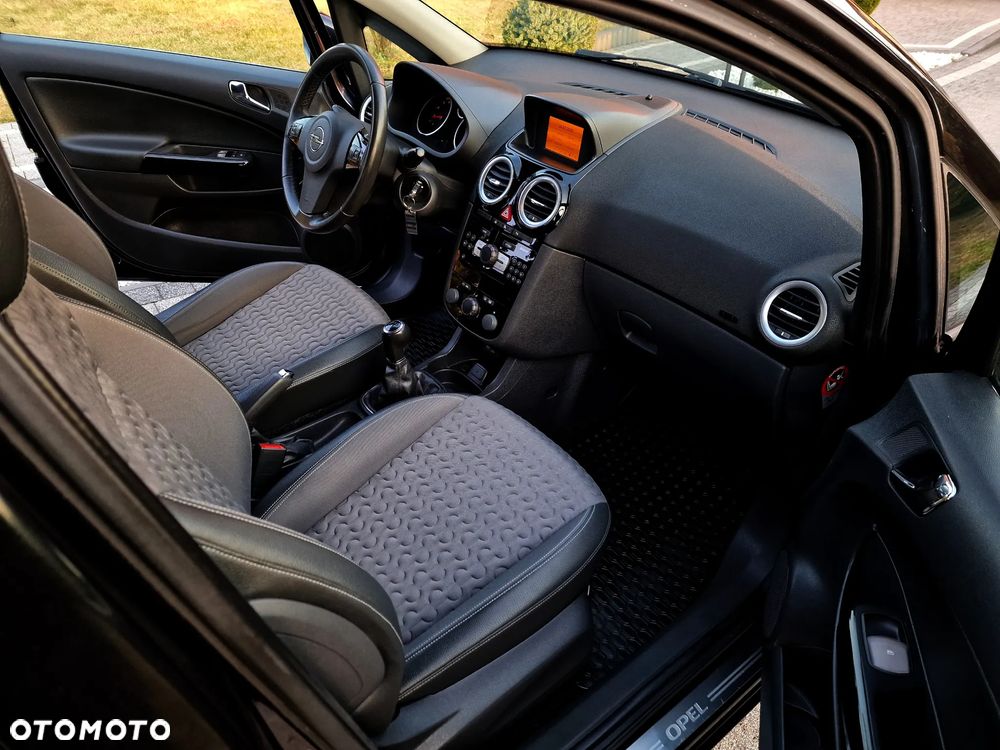 Opel Corsa 1.2 16V Cosmo - 14