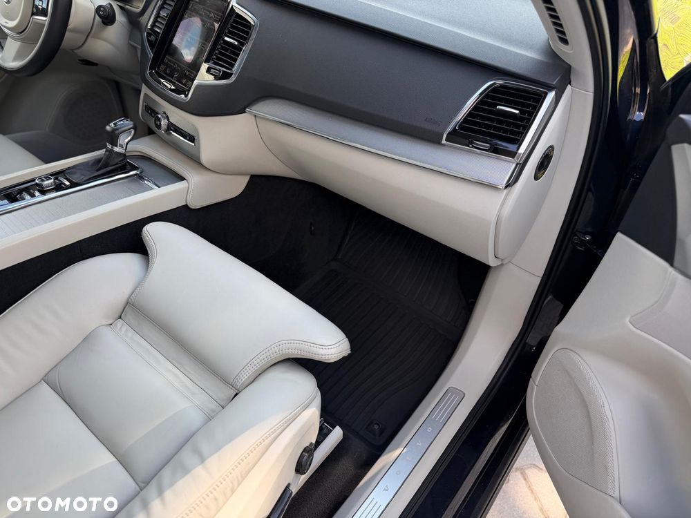 Volvo XC 90 T5 AWD Inscription 7os - 35