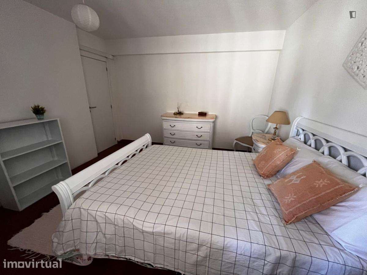 Quarto - localizado em Lisbon - Grande imagem: 2/13