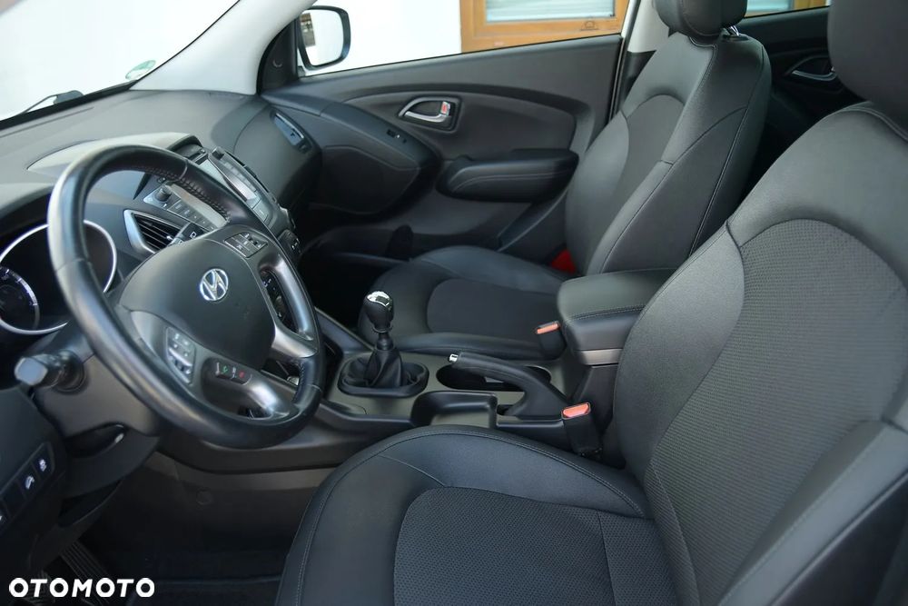 Hyundai ix35 1.6 2WD Fifa World Cup Edition - 29