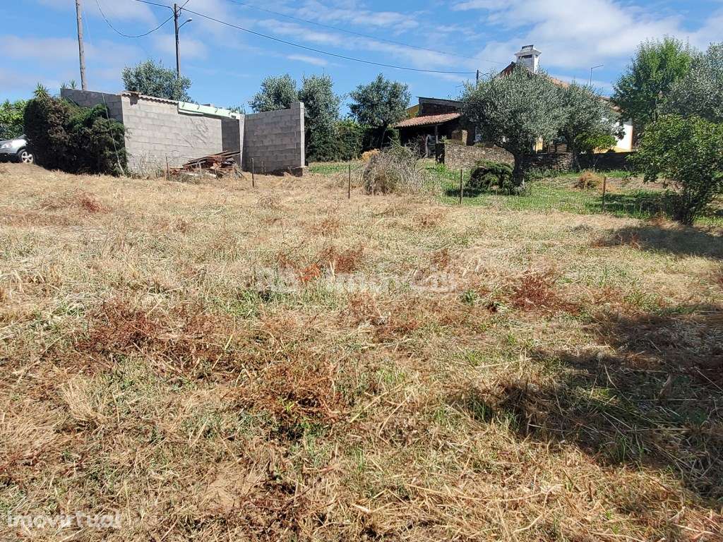 Terreno rústico com 400 m2, situado nas Limeiras. - Grande imagem: 4/10