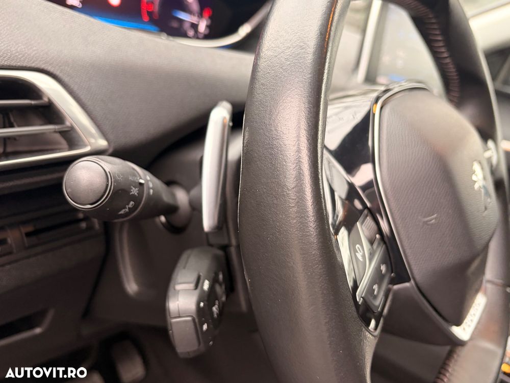 Peugeot 3008 1.5 BlueHDI 130 EAT8 Active Pack - 11