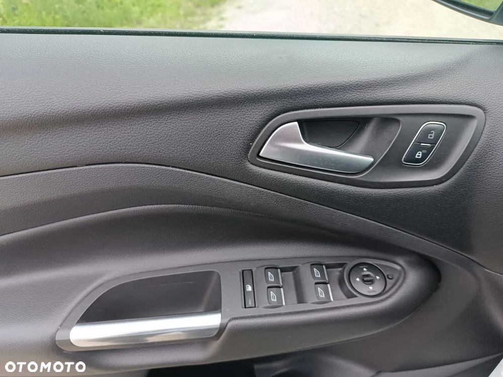 Ford Kuga 2.0 TDCi 2x4 ST-Line - 12