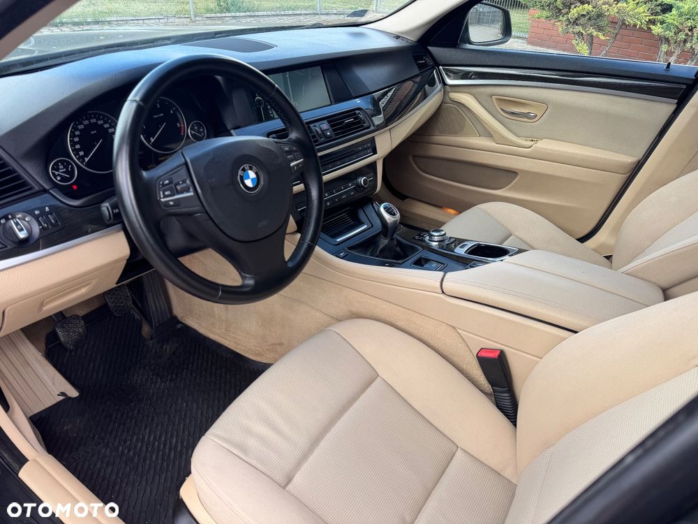BMW Seria 5 520d - 29