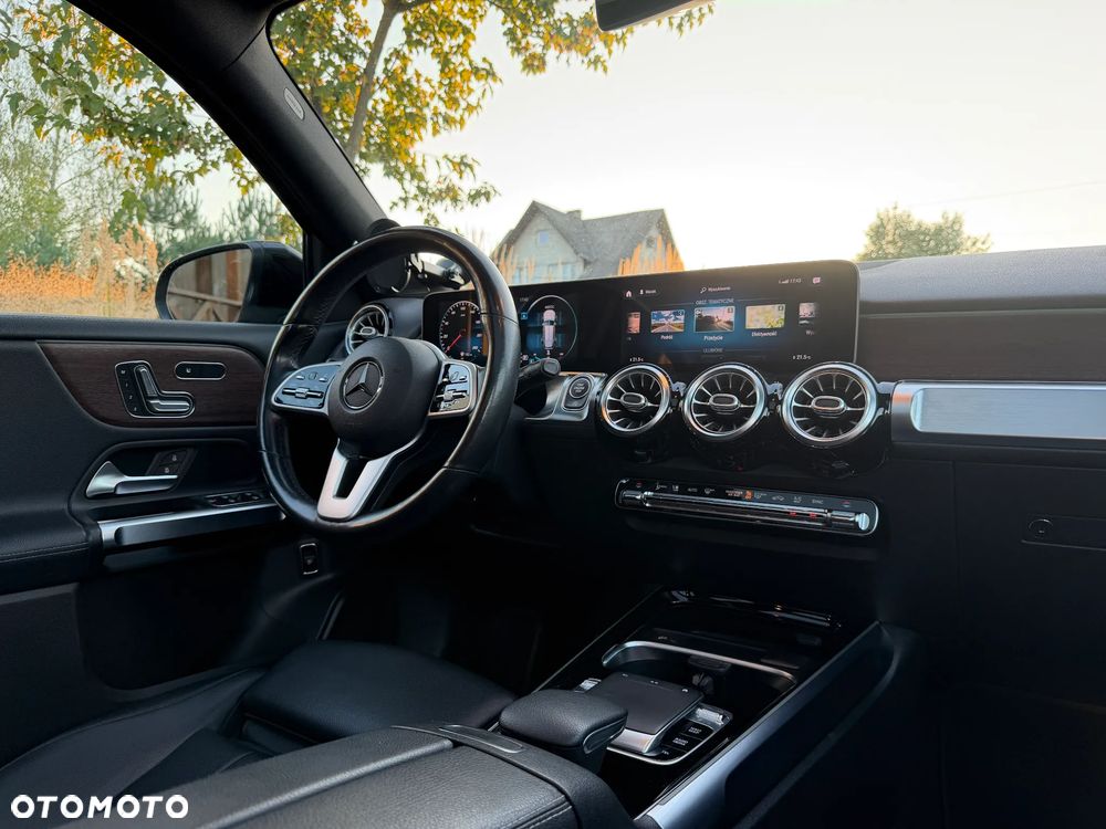 Mercedes-Benz GLB - 21