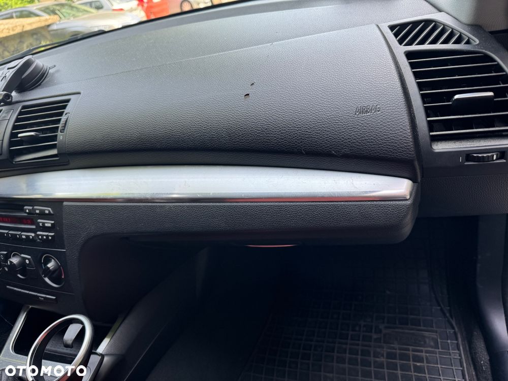 BMW Seria 1 120d DPF - 13