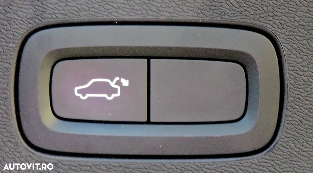 Volvo XC 60 T8 Twin Engine AWD Momentum - 24