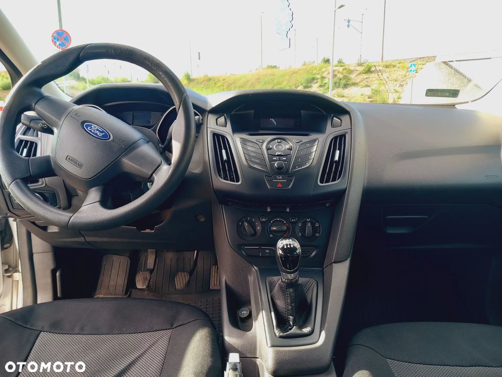 Ford Focus 1.6 Ambiente - 6
