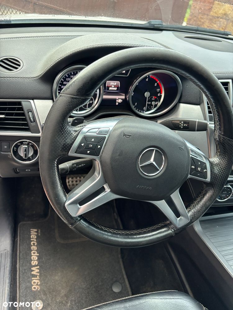 Mercedes-Benz ML 350 BlueTEC 4MATIC 7G-TRONIC Edition 1 - 4