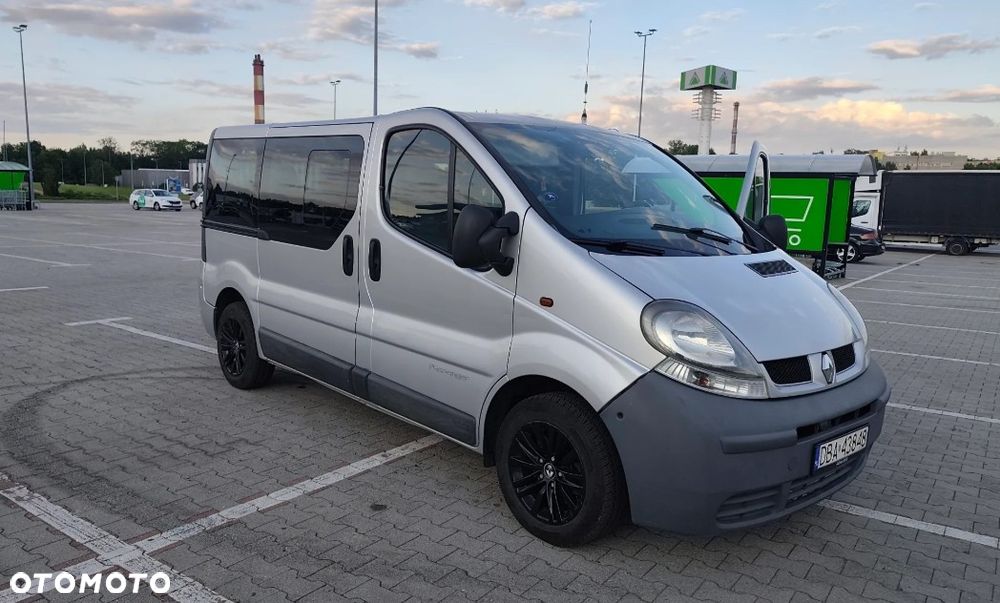 Renault Trafic Passenger - 13