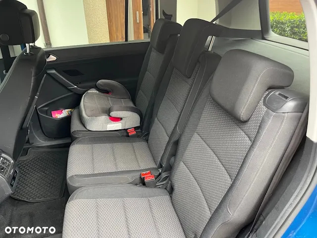Volkswagen Touran - 10