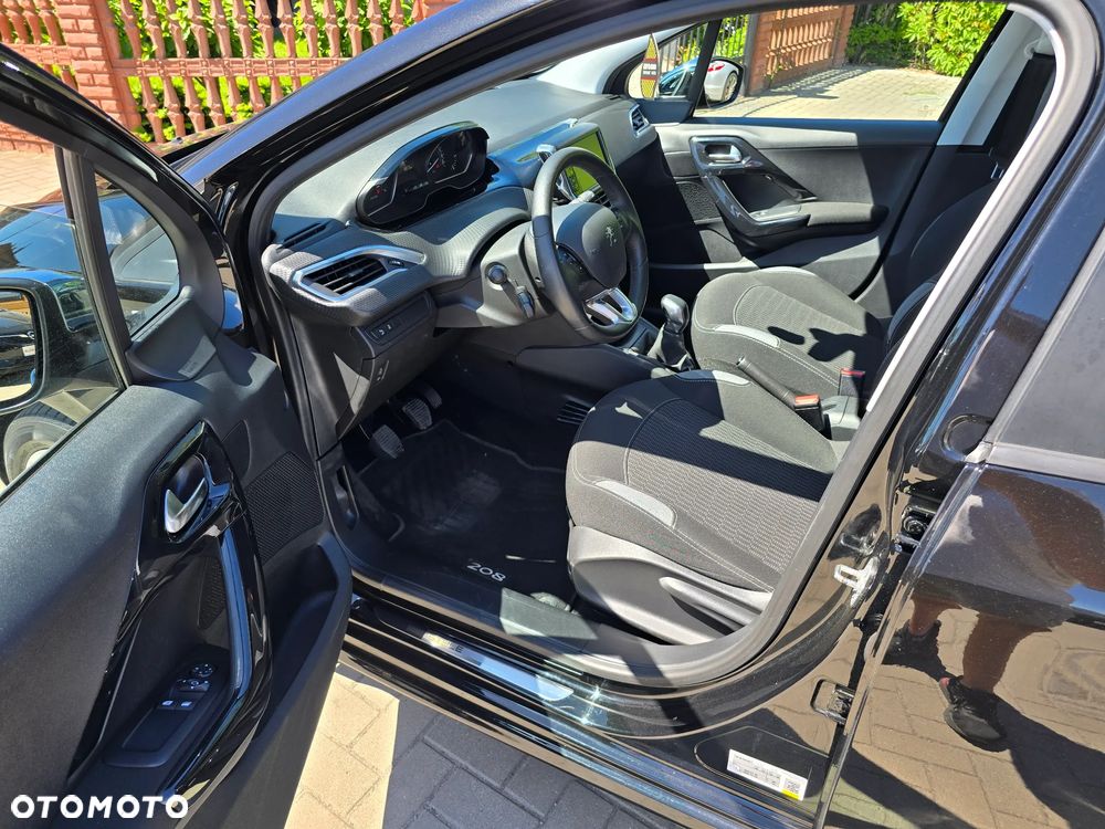 Peugeot 208 - 9