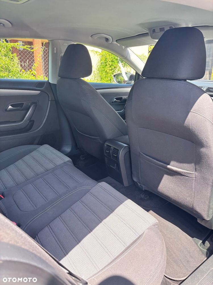 Volkswagen Passat 2.0 TDI Highline R-Style - 11