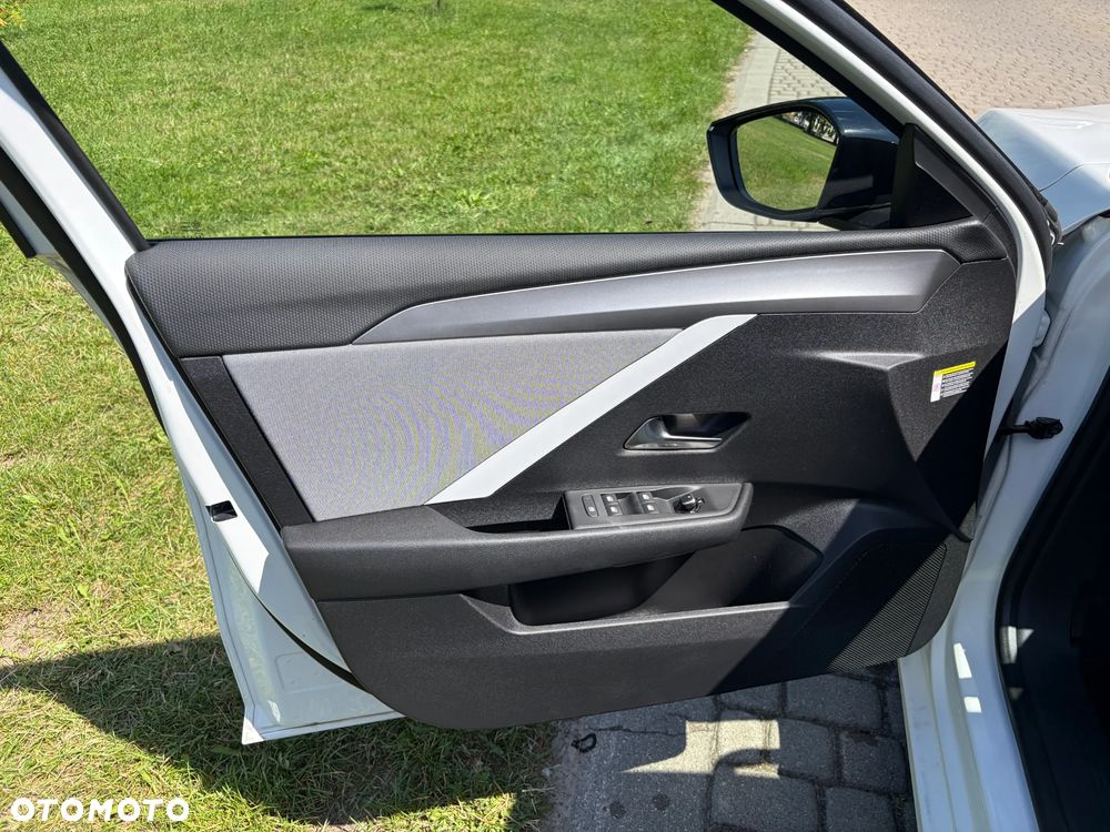 Opel Astra 1.2 Turbo Business Edition - 17