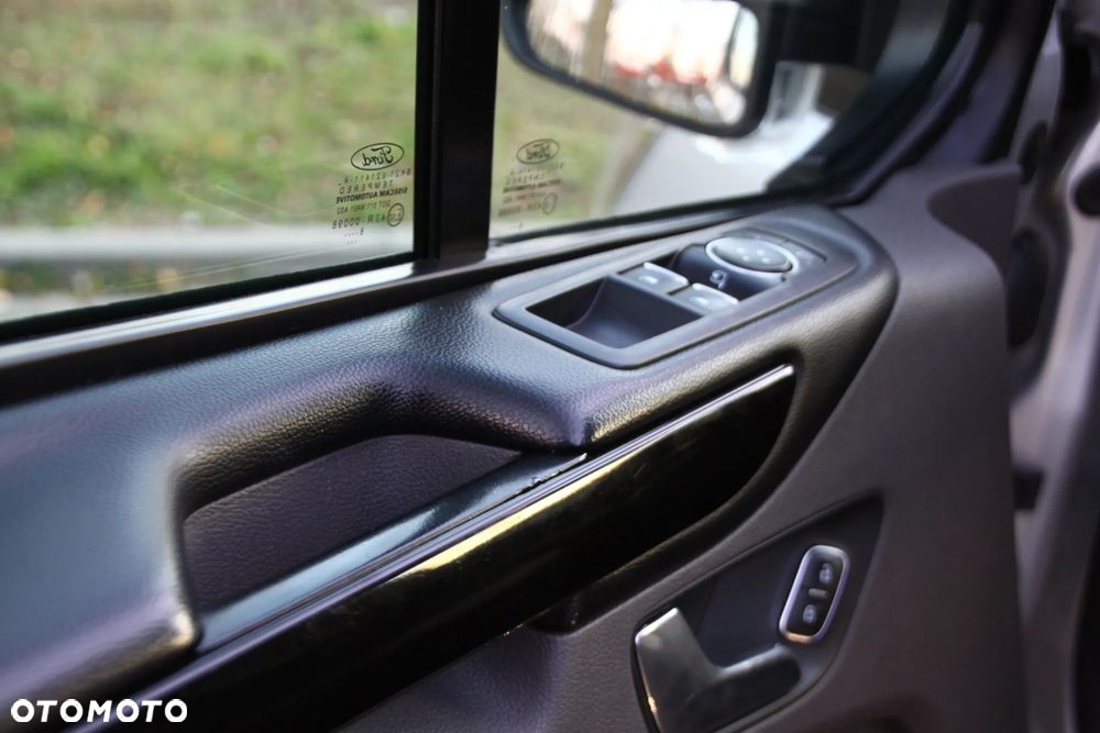 Ford Tourneo Custom 2.0 EcoBlue L2 Titanium - 23