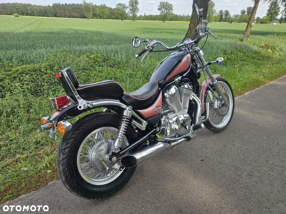 Suzuki Intruder - 6
