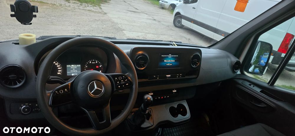 Mercedes-Benz Sprinter w907 w910 - 10