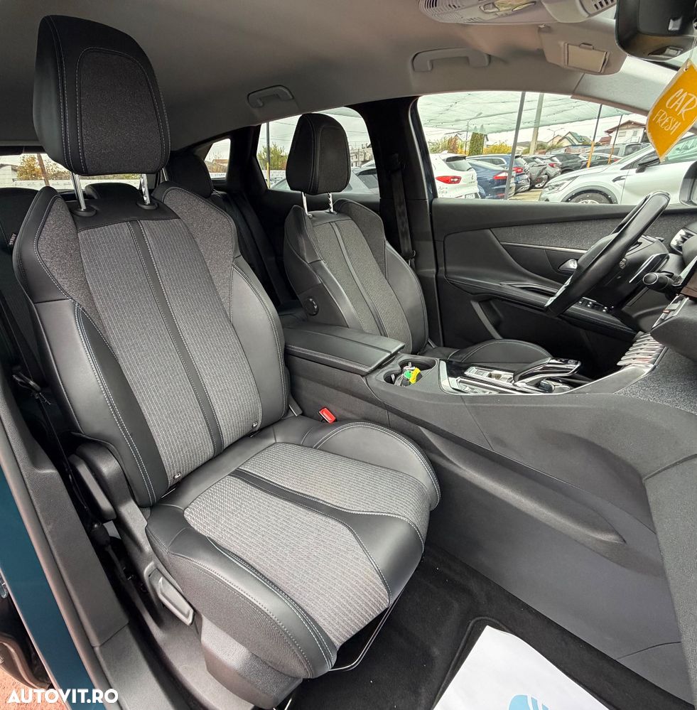 Peugeot 3008 Hybrid 225 e-EAT8 GT Pack - 10