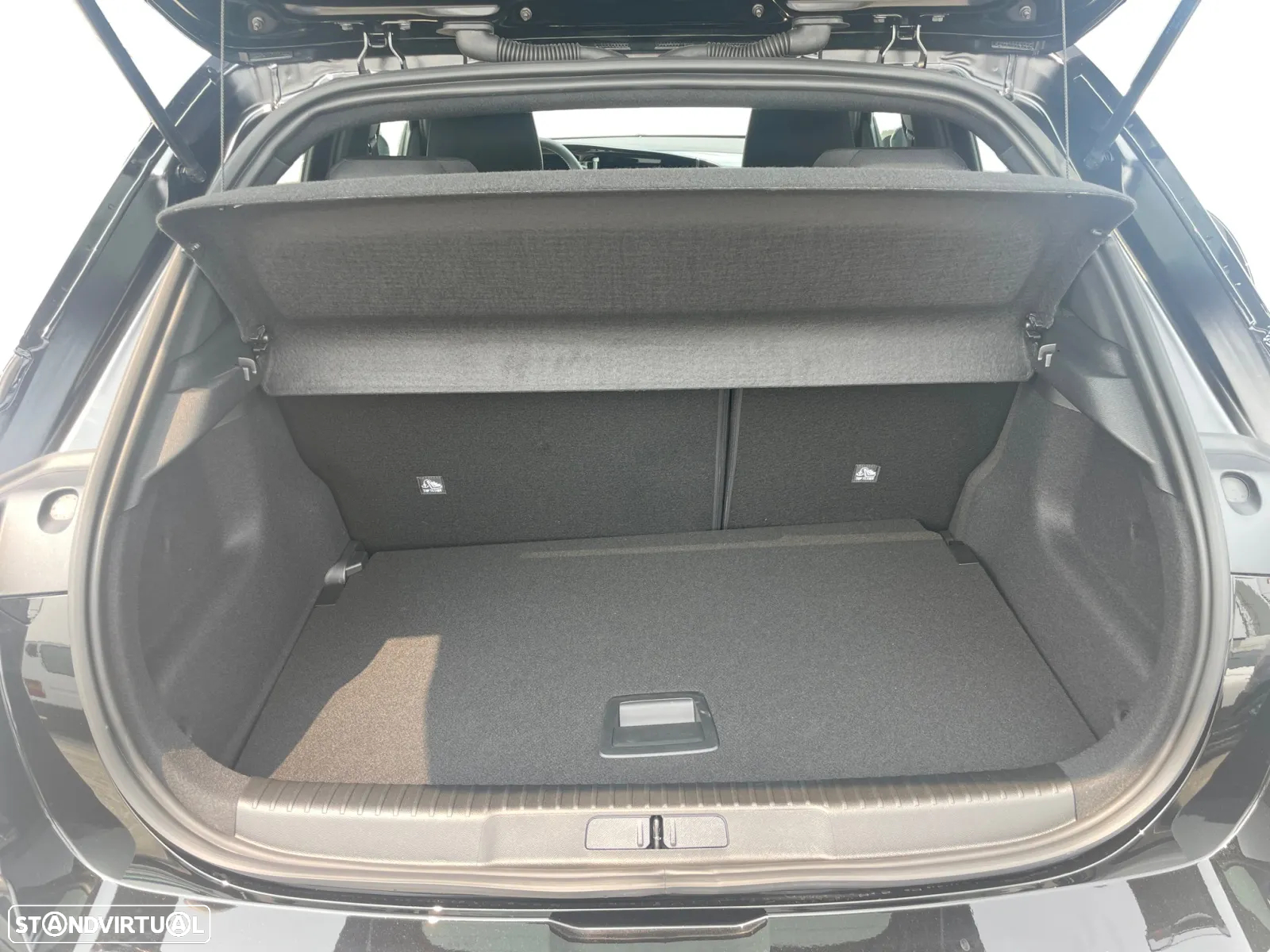 BYD Dolphin 60.4 kWh Design - 32