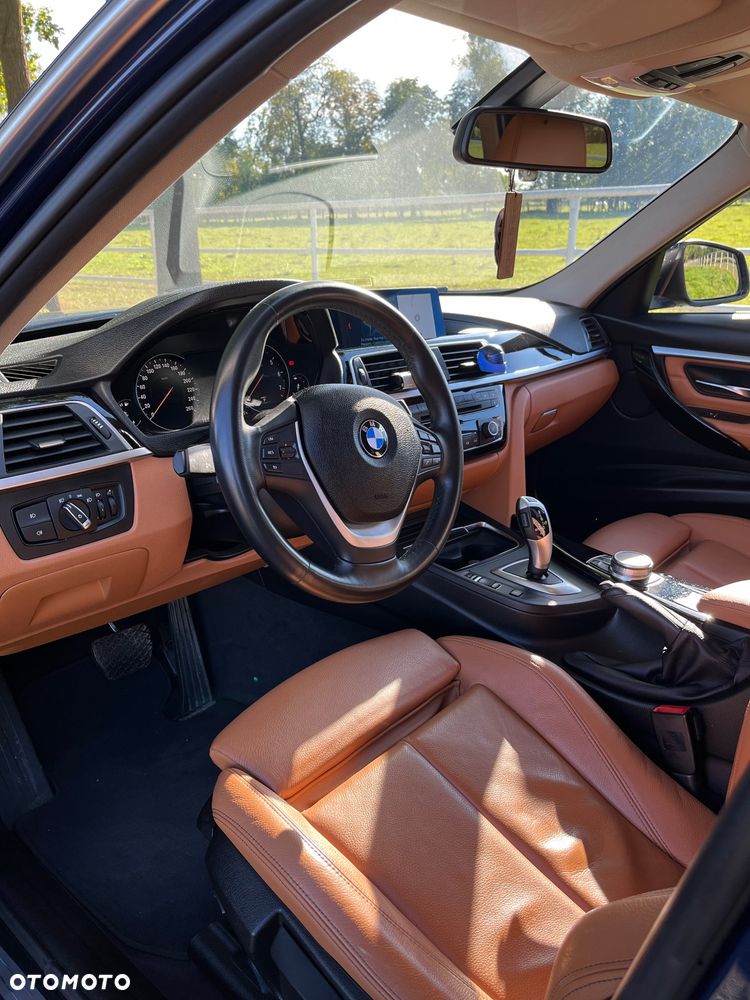 BMW Seria 3 320i xDrive Luxury Line - 12