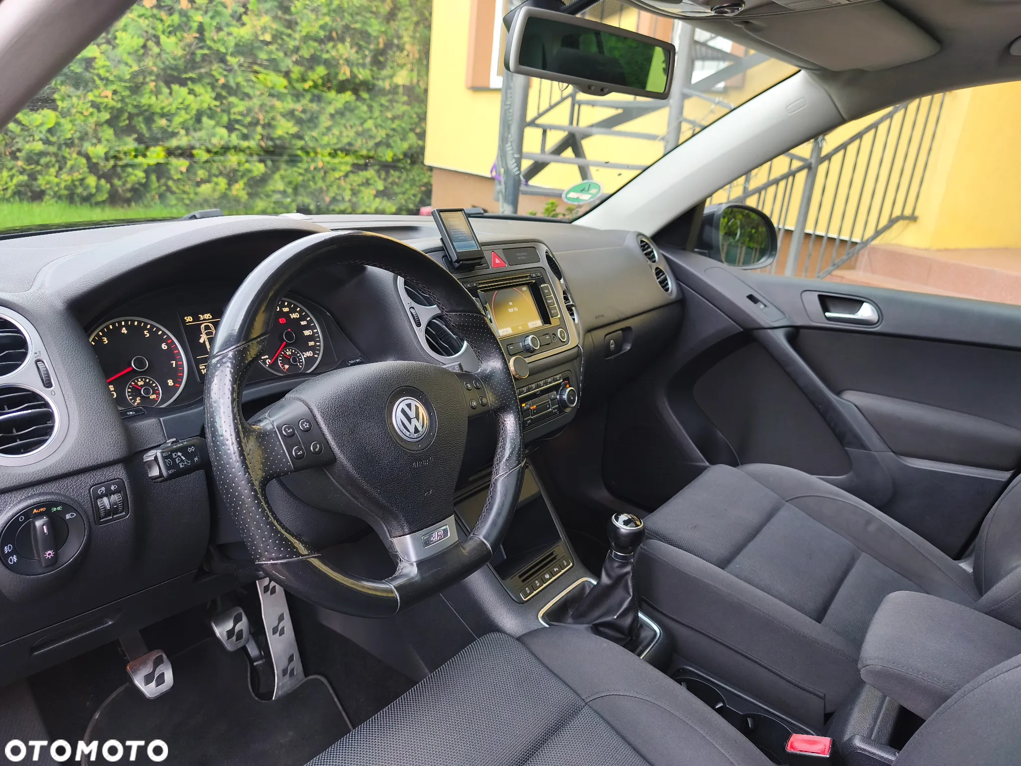 Volkswagen Tiguan - 12