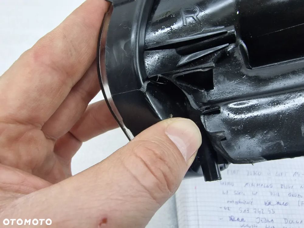 TOYOTA COROLLA E15 LIFT 10- PRAWA LAMPA PRZEDNIA PRZÓD  NR AUKCJI LL59 - 14