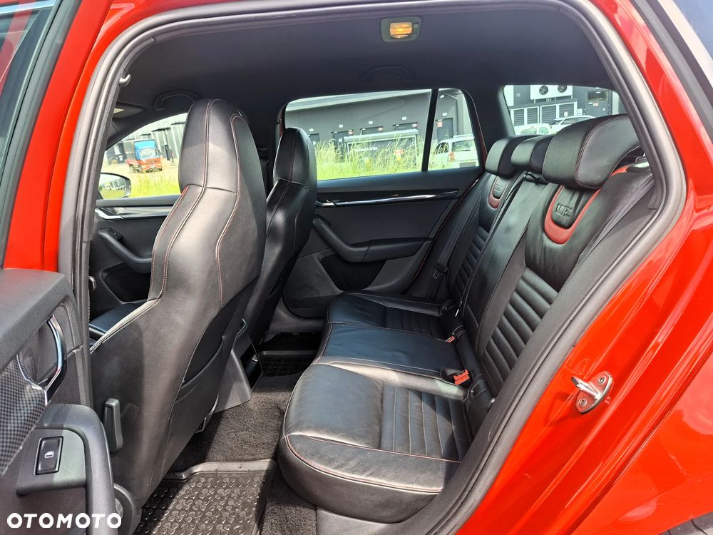 Skoda Octavia 2.0 TDI RS DSG - 6