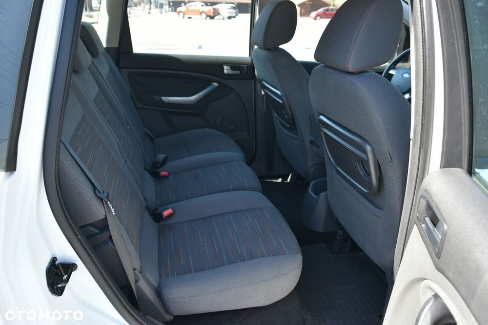 Ford C-MAX - 11