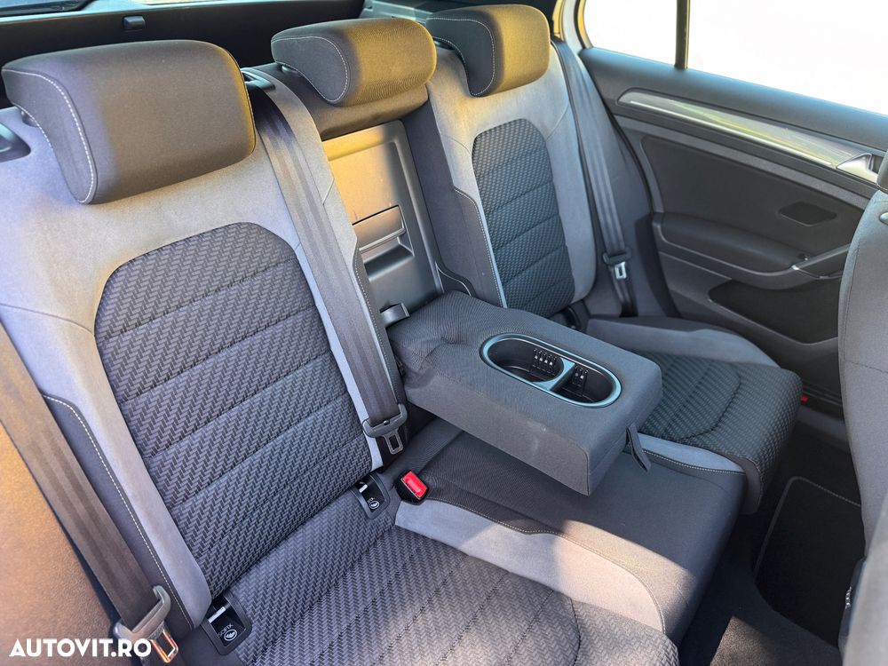 Volkswagen Golf 1.5 TSI OPF R-Line - 20