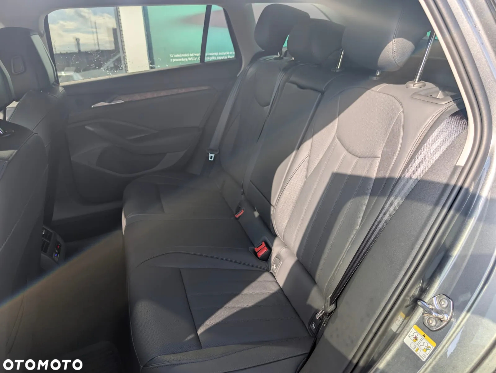Skoda Superb 2.0 TDI SCR 4x4 L&K DSG - 8