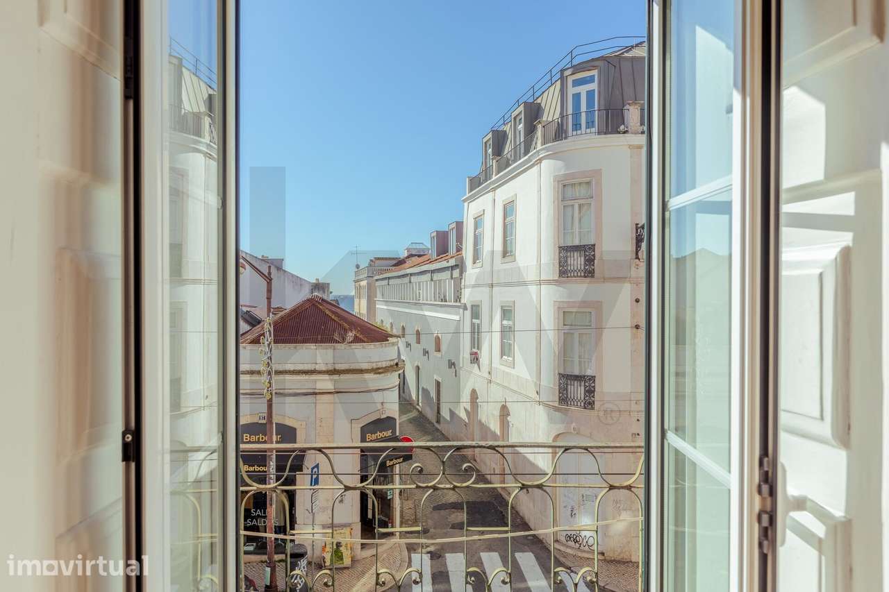 Apartamento T2 Remodelado com Elevador no Coração do Príncipe Real - Grande imagem: 2/24