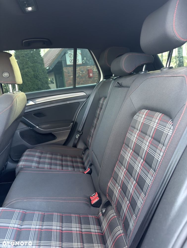 Volkswagen Golf GTI (BlueMotion Technology) DSG - 13