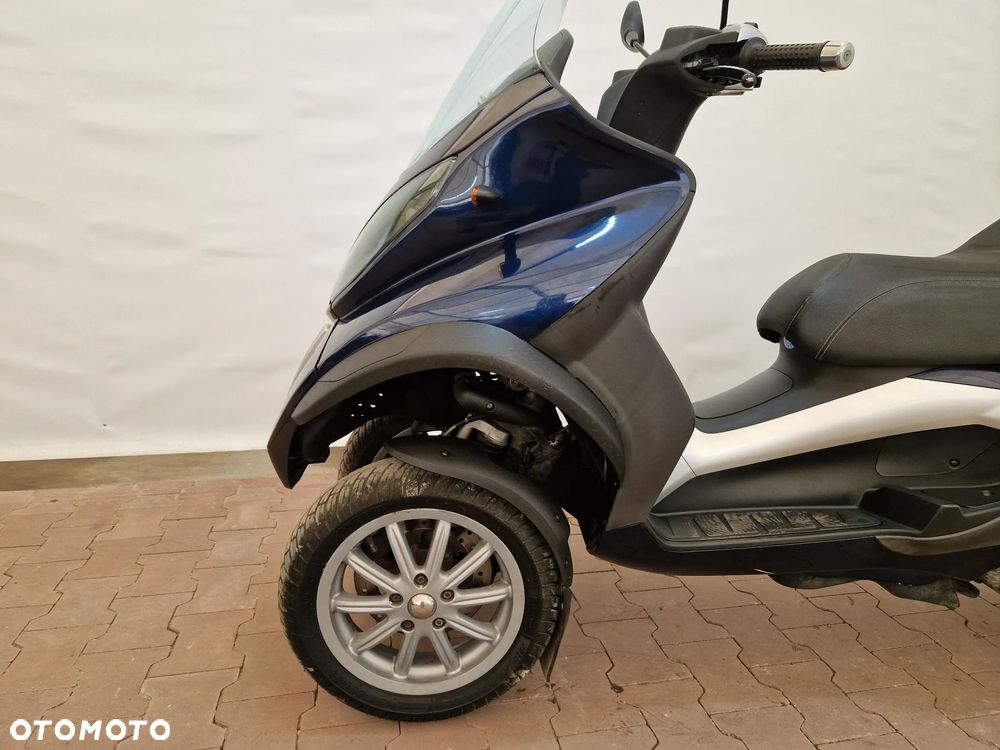 Piaggio MP-3 - 31