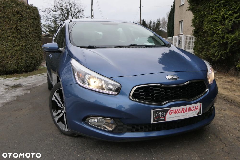 Kia Ceed 1.6 GDI Dream-Team Edition - 13