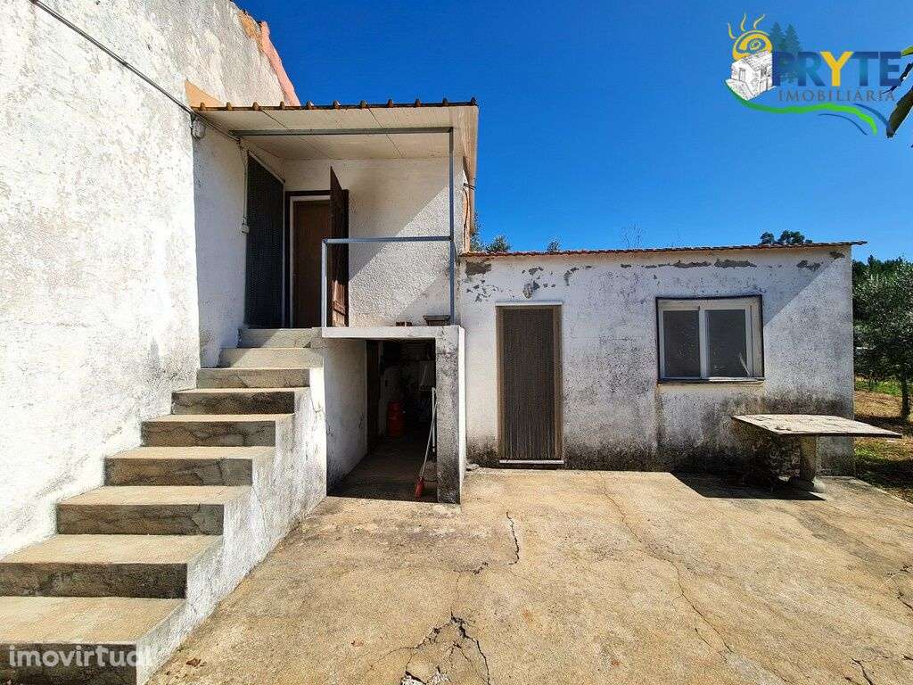 Moradia para remodelar situada em Verdelhos - Sertã - Grande imagem: 2/45