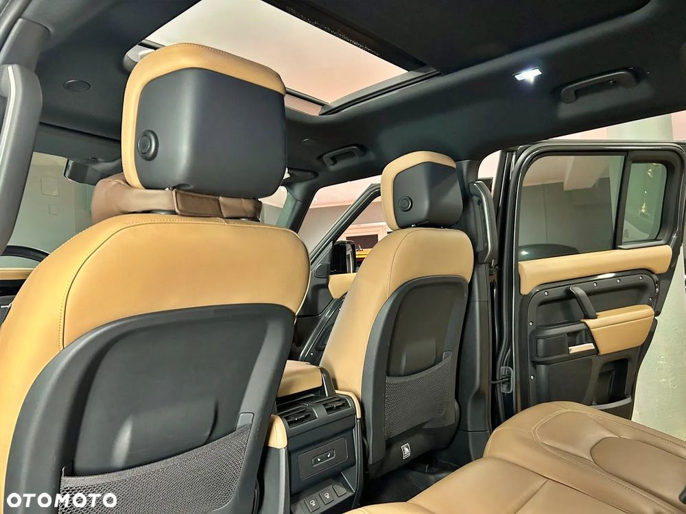 Land Rover Defender 3.0 D250 mHEV X-Dynamic HSE - 34