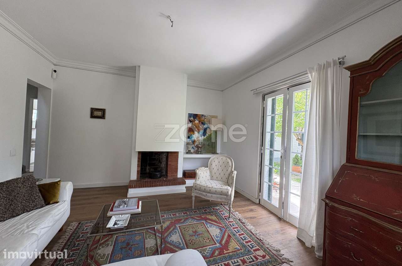 Moradia com logradouro, área total de 520m2 nas Raposeiras/Sintra  - Grande imagem: 2/45