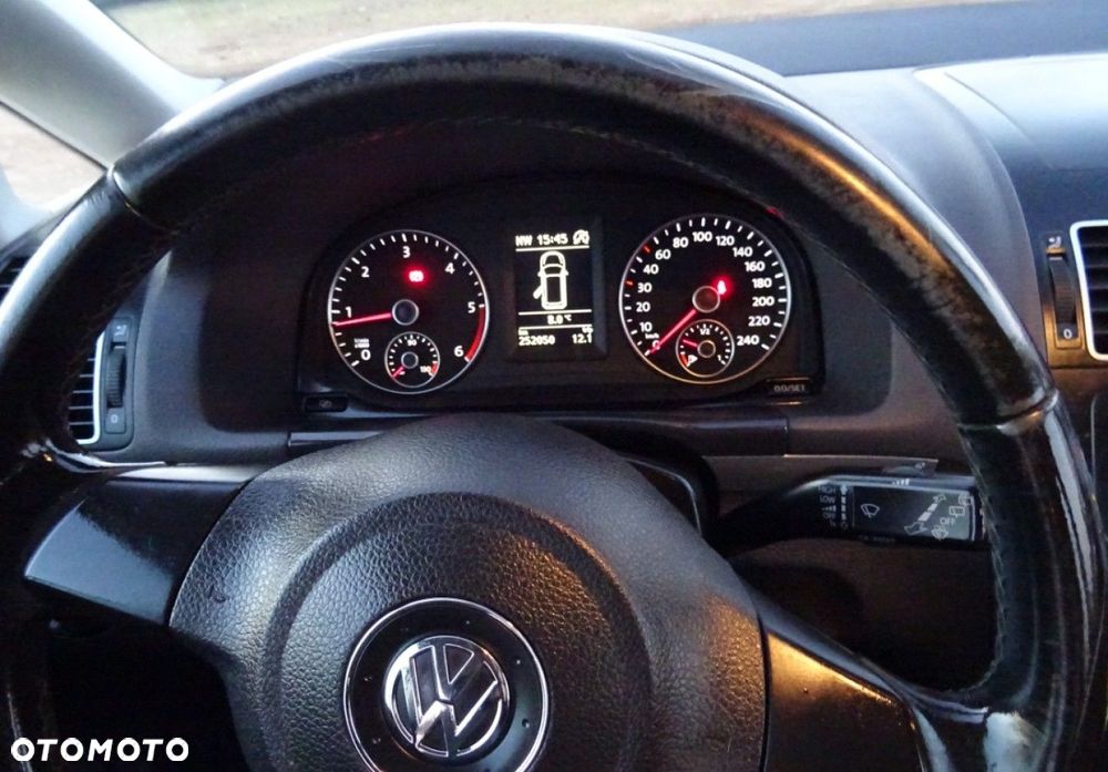 Volkswagen Touran - 9