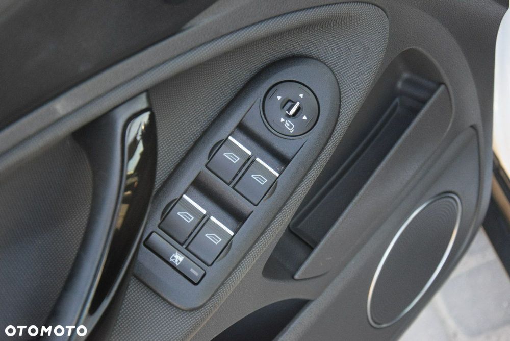 Ford Kuga 2.0 TDCi 4x4 Titanium - 25